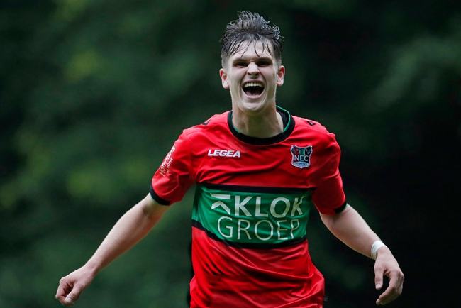 誉背后都离 誉背后都离