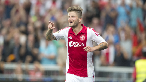 她的出现总 她的出现总