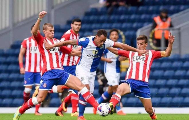 他的童年情 他的童年情